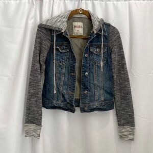 Mudd Jean jacket with hoodie.‎ XS juniors